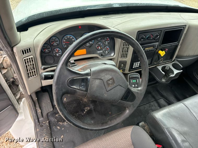 image for item EN4502 2010 International 4300 DuraStar truck cab and chassis