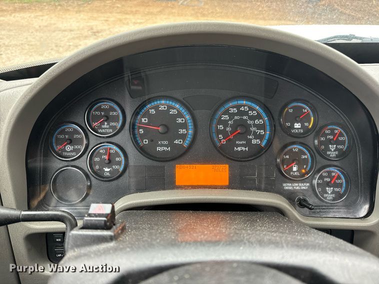 image for item EN4502 2010 International 4300 DuraStar truck cab and chassis