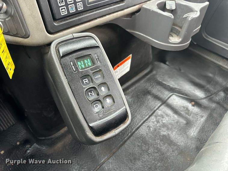 image for item EN4502 2010 International 4300 DuraStar truck cab and chassis