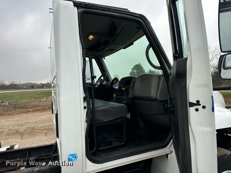 image for item EN4502 2010 International 4300 DuraStar truck cab and chassis