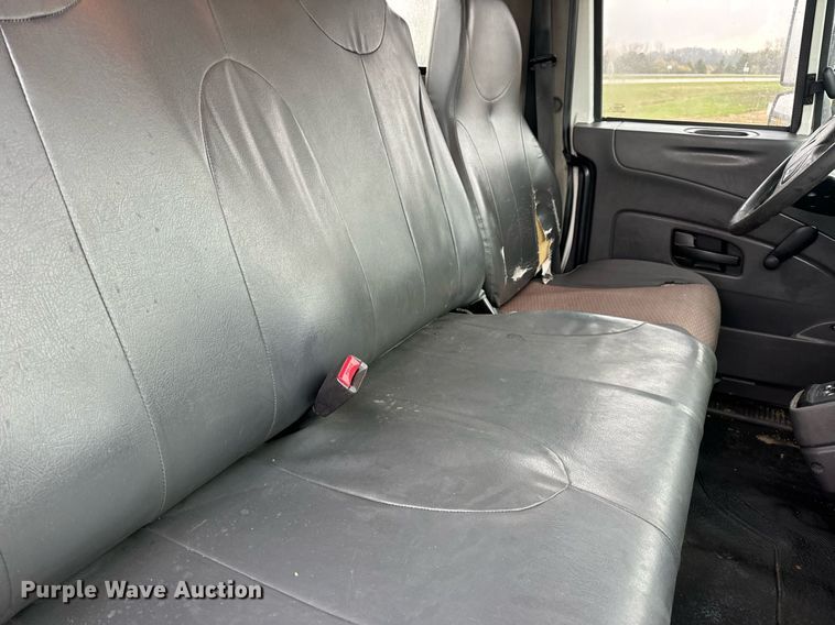 image for item EN4502 2010 International 4300 DuraStar truck cab and chassis