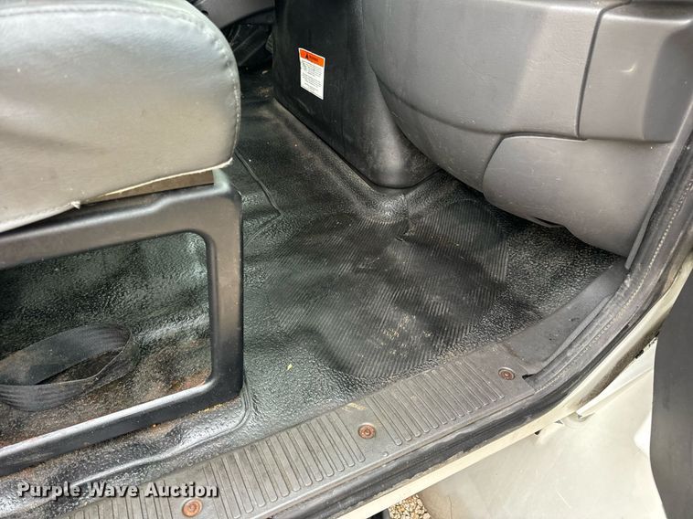 image for item EN4502 2010 International 4300 DuraStar truck cab and chassis