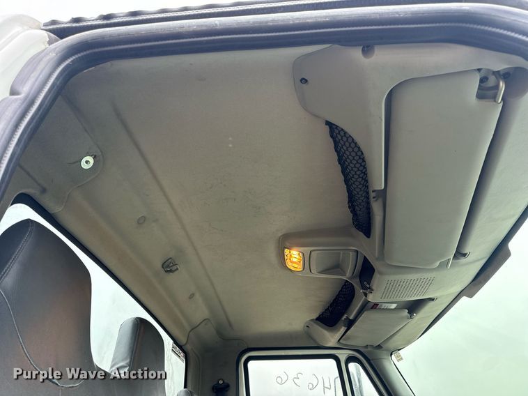 image for item EN4502 2010 International 4300 DuraStar truck cab and chassis