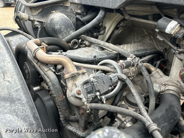 image for item EN4502 2010 International 4300 DuraStar truck cab and chassis