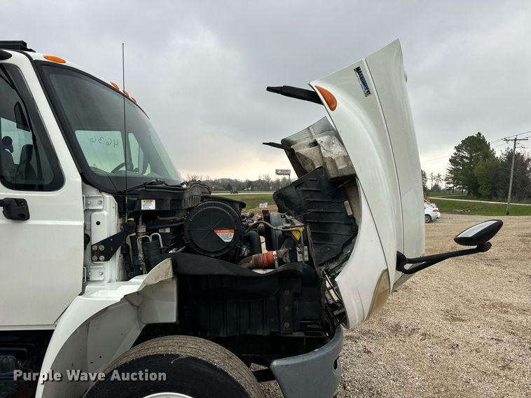 image for item EN4502 2010 International 4300 DuraStar truck cab and chassis