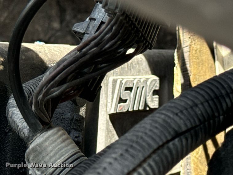 image for item EN4520 2007 International 8600 semi truck