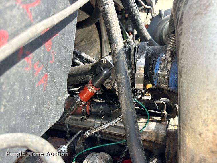 image for item EN4520 2007 International 8600 semi truck