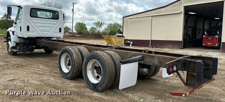 image for item EN4521 2007 International 4400 truck cab and chassis