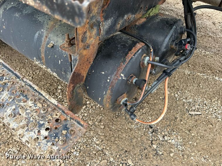 image for item EN4521 2007 International 4400 truck cab and chassis