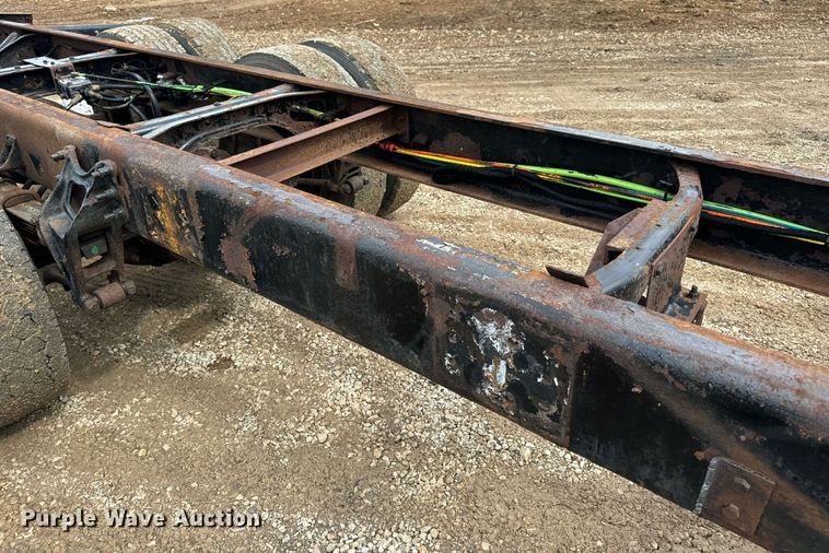 image for item EN4521 2007 International 4400 truck cab and chassis