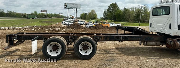 image for item EN4521 2007 International 4400 truck cab and chassis