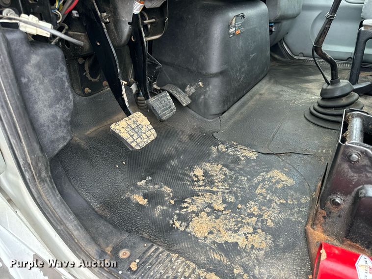 image for item EN4521 2007 International 4400 truck cab and chassis