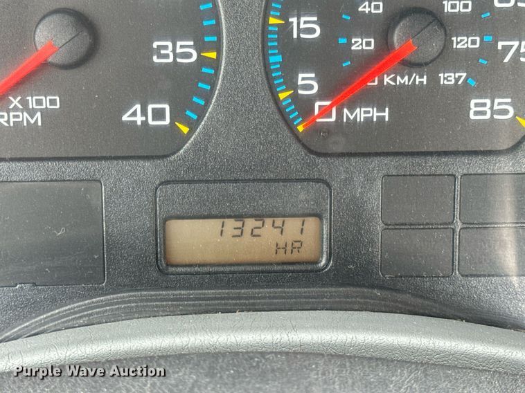 image for item EN4521 2007 International 4400 truck cab and chassis