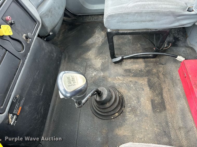 image for item EN4521 2007 International 4400 truck cab and chassis