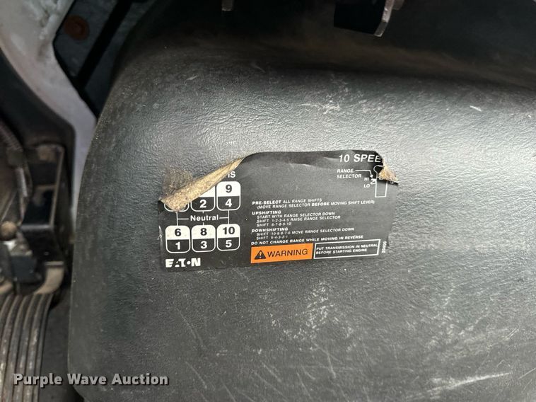 image for item EN4521 2007 International 4400 truck cab and chassis