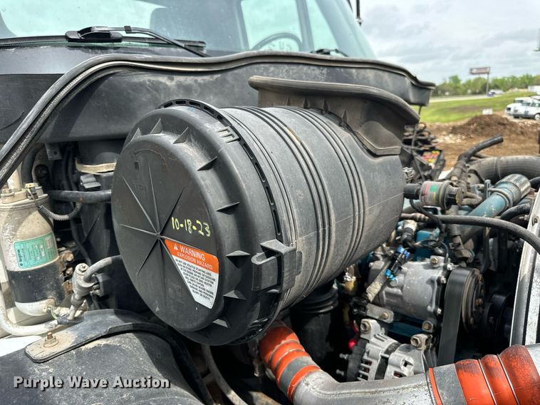 image for item EN4521 2007 International 4400 truck cab and chassis