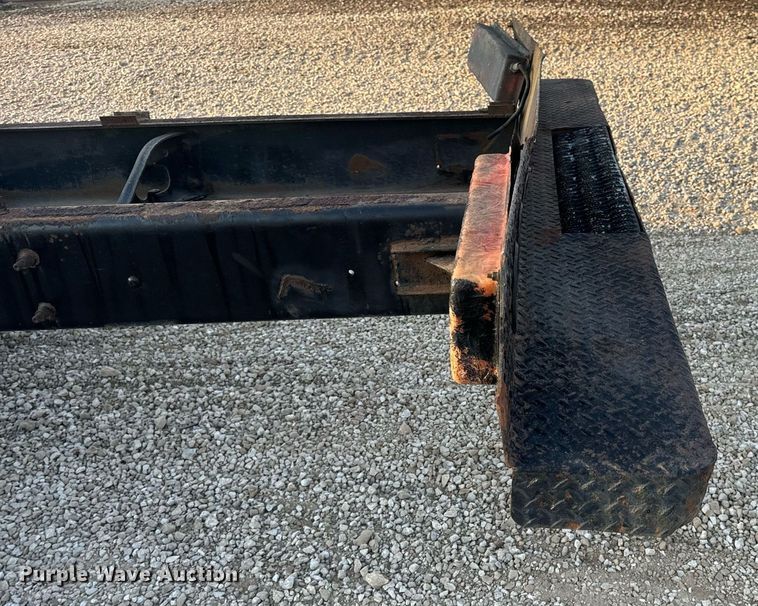 image for item EN5201 2010 International DuraStar 4300 truck cab and chassis