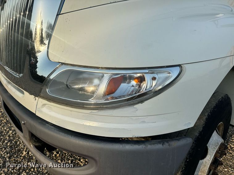 image for item EN5201 2010 International DuraStar 4300 truck cab and chassis