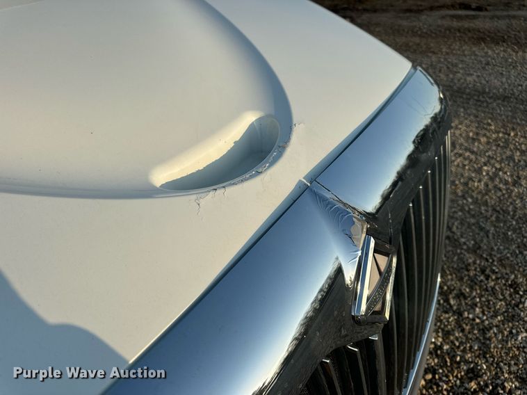 image for item EN5201 2010 International DuraStar 4300 truck cab and chassis