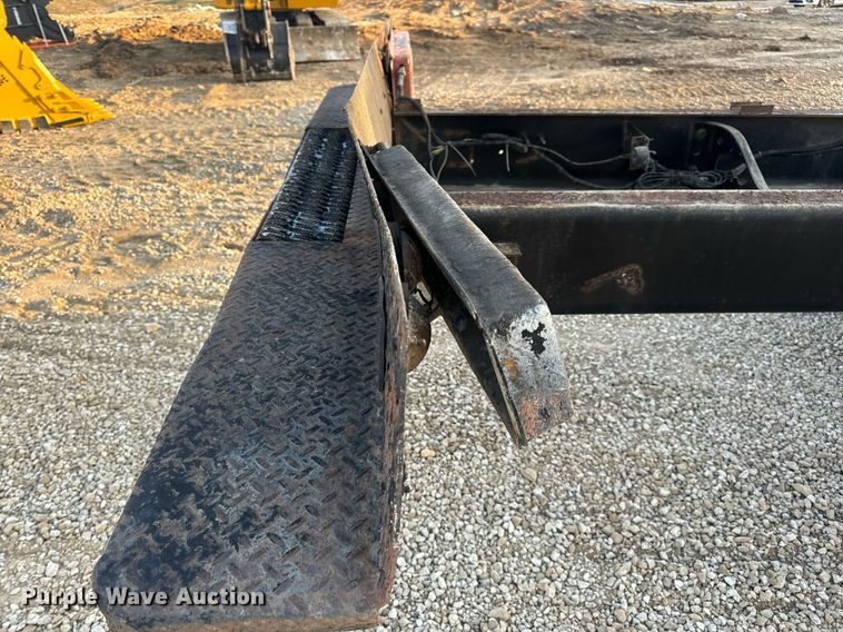 image for item EN5201 2010 International DuraStar 4300 truck cab and chassis