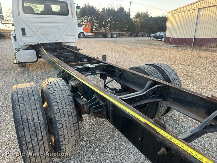 image for item EN5201 2010 International DuraStar 4300 truck cab and chassis