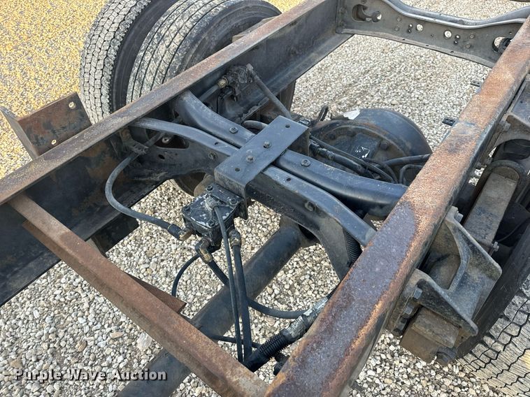 image for item EN5201 2010 International DuraStar 4300 truck cab and chassis