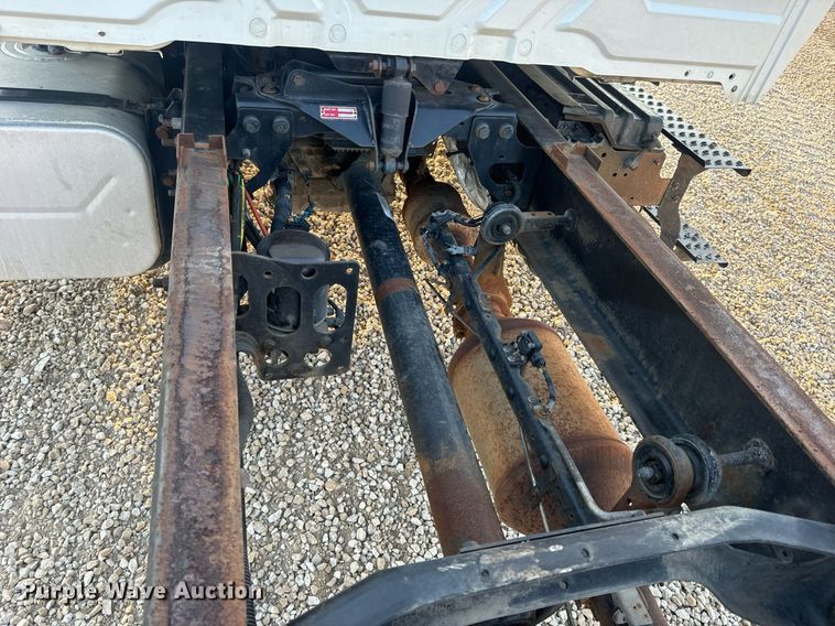 image for item EN5201 2010 International DuraStar 4300 truck cab and chassis