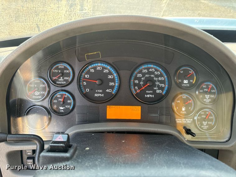 image for item EN5201 2010 International DuraStar 4300 truck cab and chassis