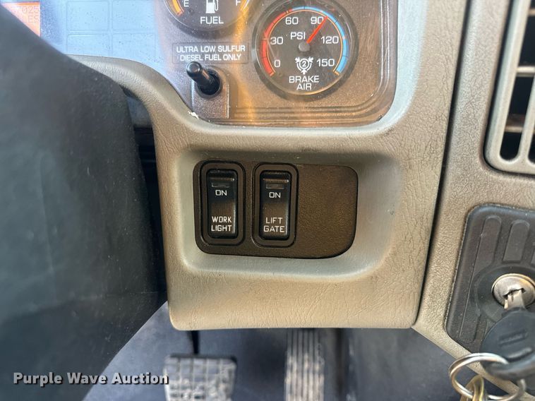 image for item EN5201 2010 International DuraStar 4300 truck cab and chassis