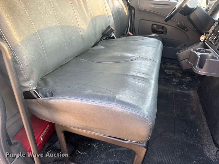 image for item EN5201 2010 International DuraStar 4300 truck cab and chassis