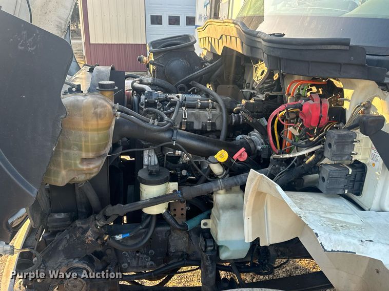 image for item EN5201 2010 International DuraStar 4300 truck cab and chassis