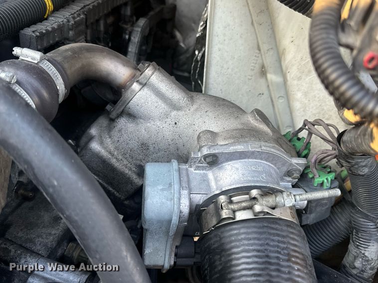 image for item EN5201 2010 International DuraStar 4300 truck cab and chassis