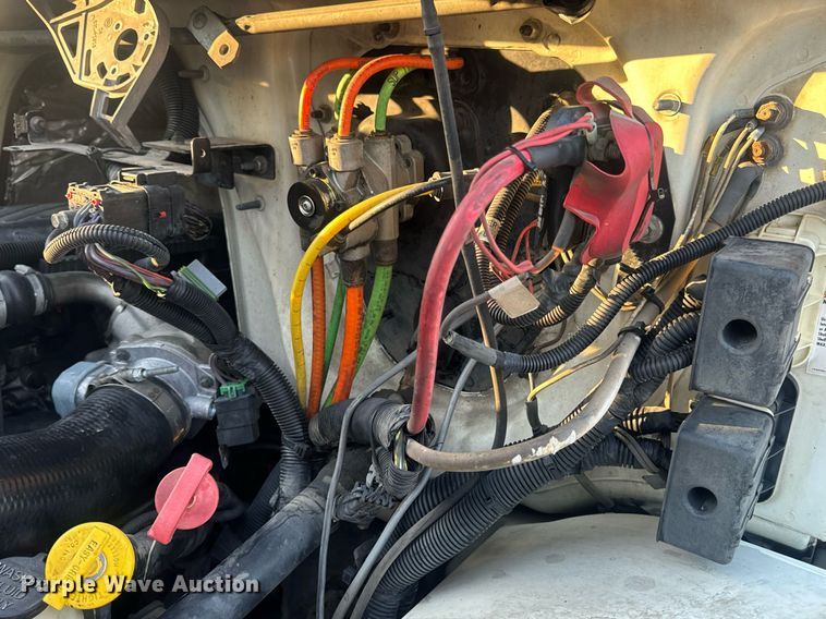 image for item EN5201 2010 International DuraStar 4300 truck cab and chassis