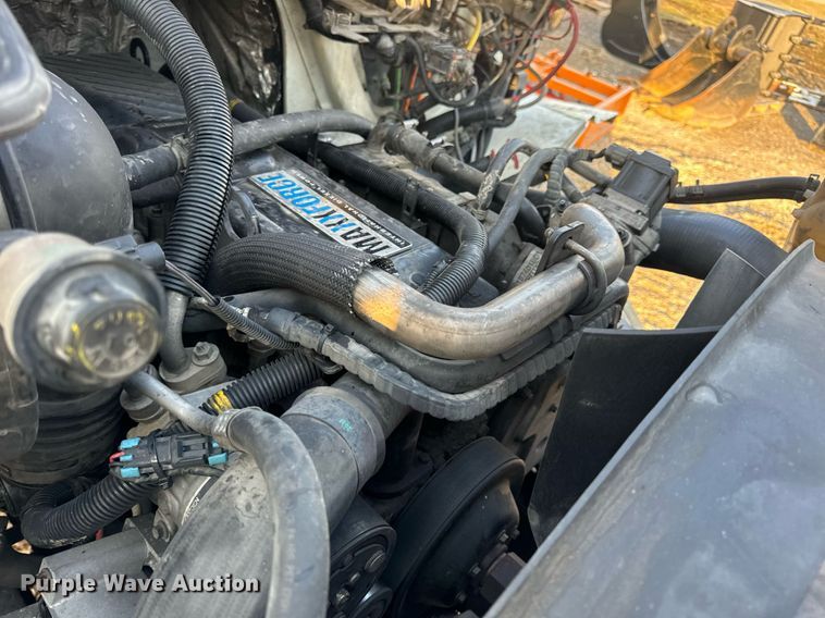 image for item EN5201 2010 International DuraStar 4300 truck cab and chassis