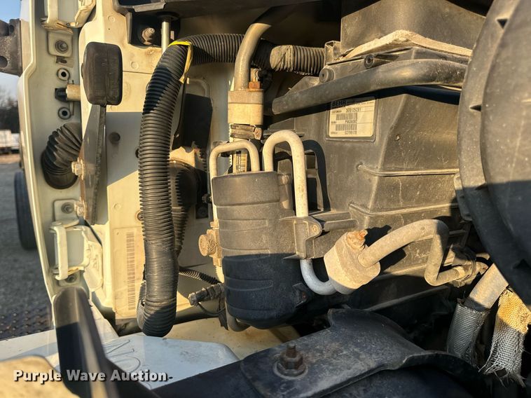 image for item EN5201 2010 International DuraStar 4300 truck cab and chassis