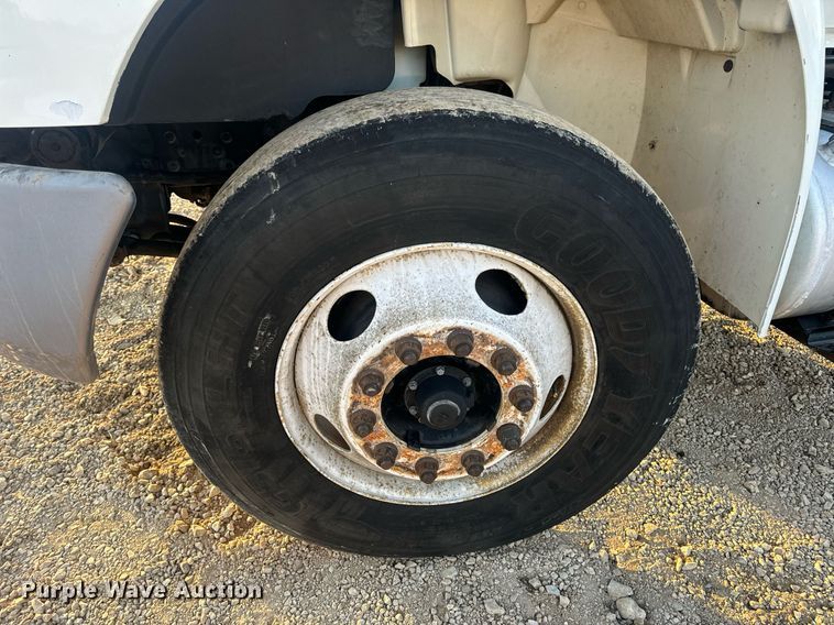 image for item EN5201 2010 International DuraStar 4300 truck cab and chassis