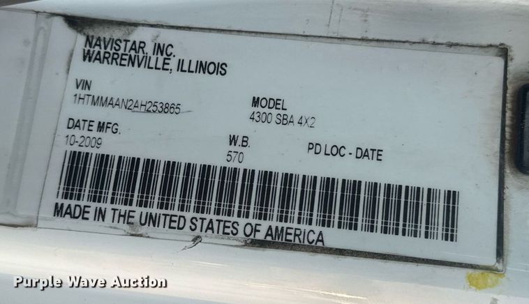 image for item EN5201 2010 International DuraStar 4300 truck cab and chassis