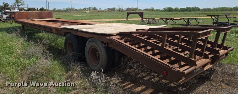 image for item EN8923 1973 Fruehauf drop deck equipment trailer