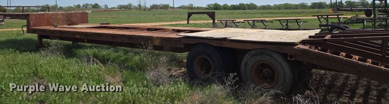 image for item EN8923 1973 Fruehauf drop deck equipment trailer