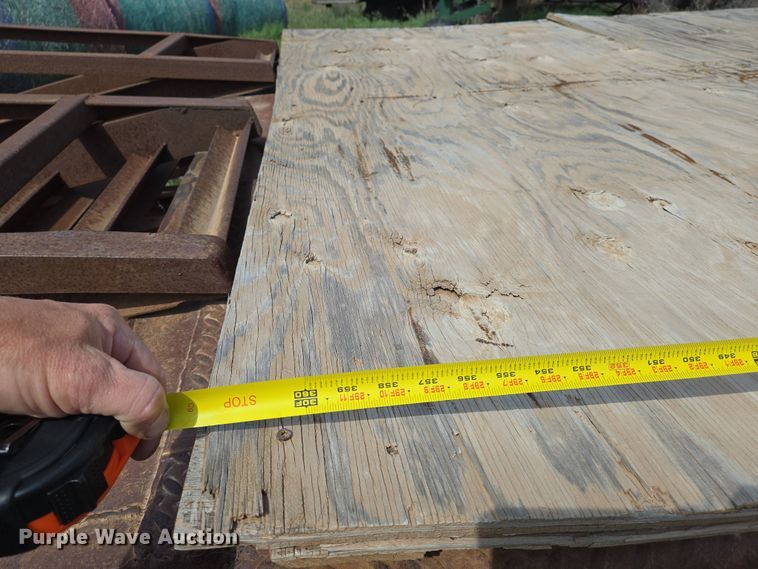 image for item EN8923 1973 Fruehauf drop deck equipment trailer