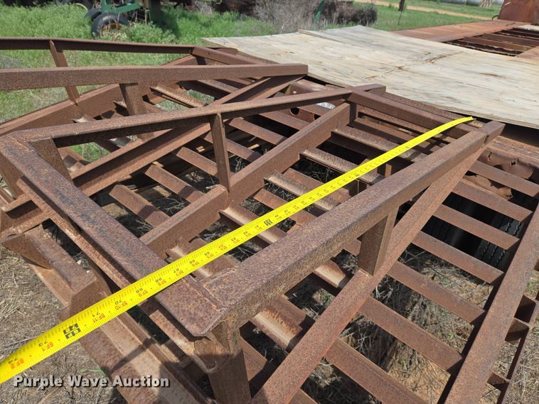 image for item EN8923 1973 Fruehauf drop deck equipment trailer