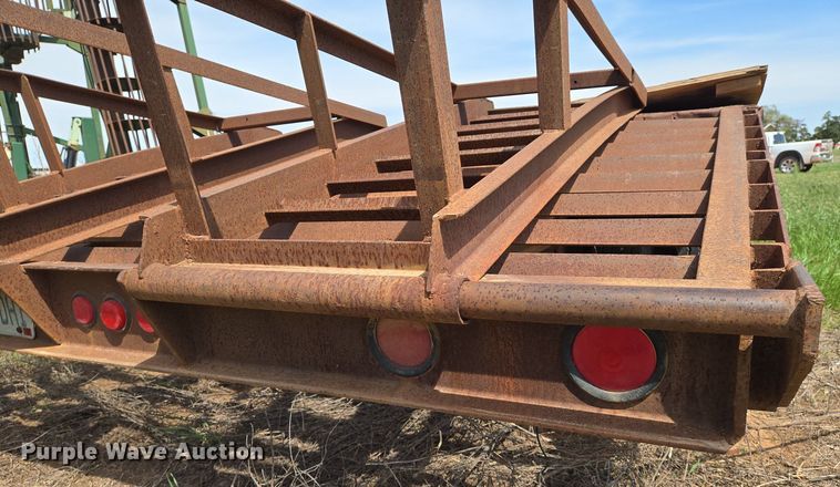 image for item EN8923 1973 Fruehauf drop deck equipment trailer