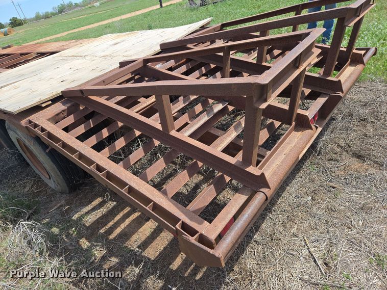 image for item EN8923 1973 Fruehauf drop deck equipment trailer