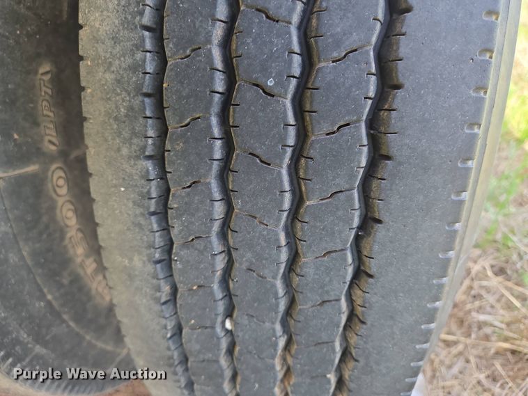 image for item EN8923 1973 Fruehauf drop deck equipment trailer