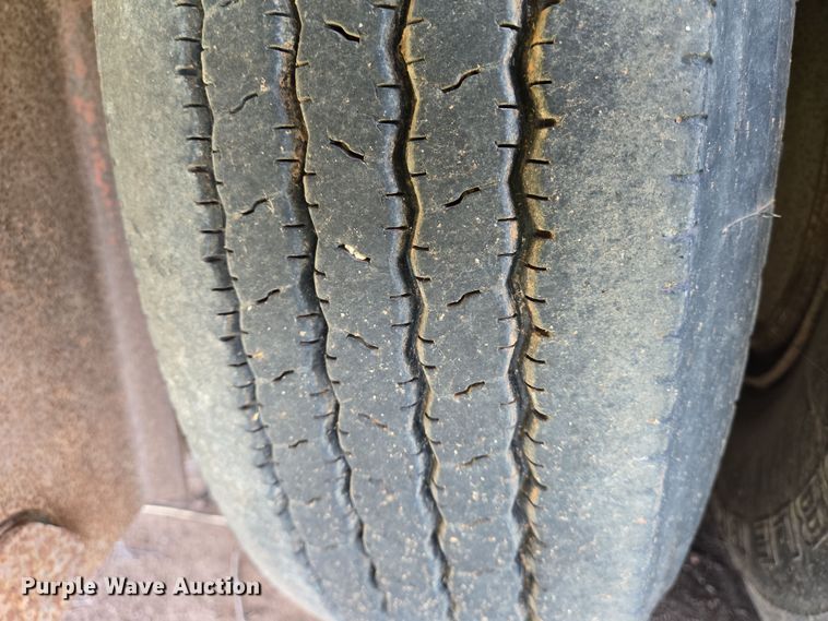 image for item EN8923 1973 Fruehauf drop deck equipment trailer