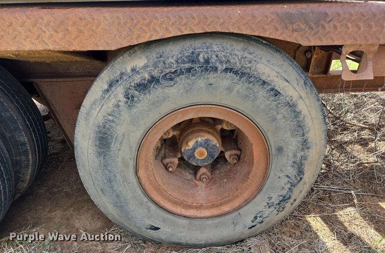 image for item EN8923 1973 Fruehauf drop deck equipment trailer