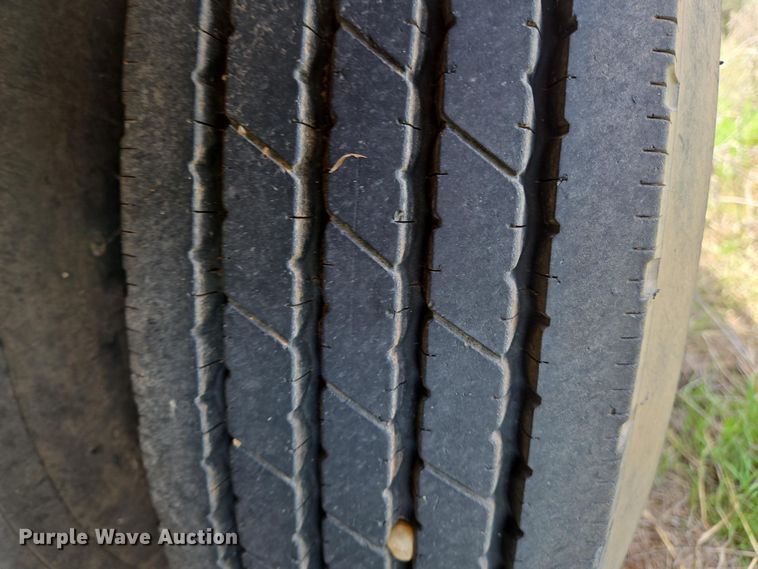 image for item EN8923 1973 Fruehauf drop deck equipment trailer