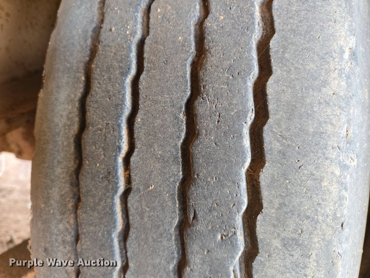 image for item EN8923 1973 Fruehauf drop deck equipment trailer