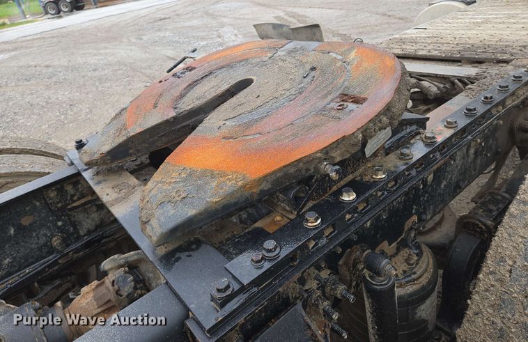 image for item EN8961 2020 Mack Pinnacle semi truck