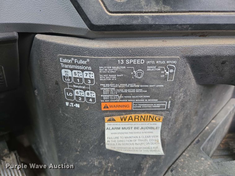 image for item EN8961 2020 Mack Pinnacle semi truck